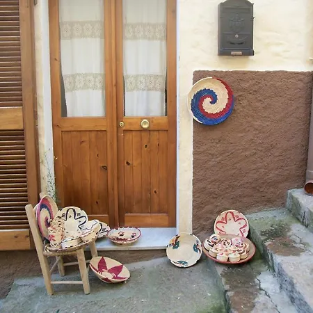 Vicolo della Luna Castelsardo Esterno foto