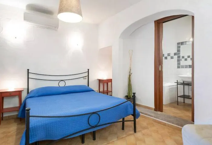 Vicolo Della Luna